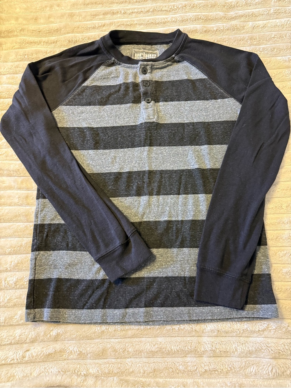 urban pipeline Black & Gray Striped Henley Long-Sleeve Shirt